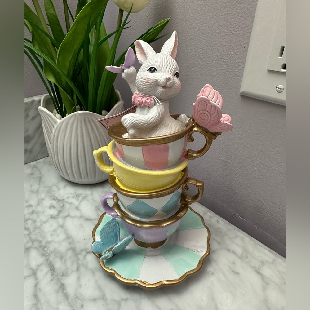 Easter bunny in teacups decor